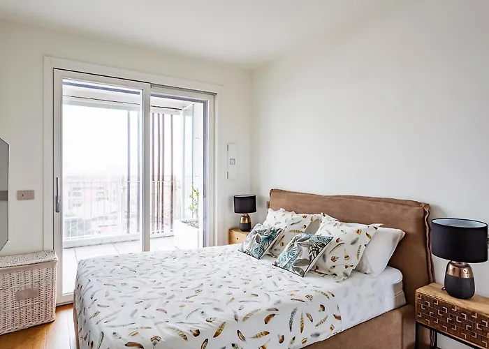 The Luxe Naviglio - 5 Min From Metro M4 Frattini *